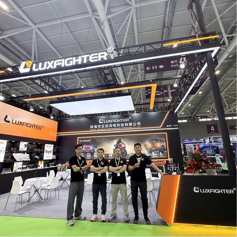 LUXFIGHTER ສະແດງໂຊລູຊັ່ນໄຟ LED ລະດັບພຣີມຽມທີ່ງານ 2026 Shenzhen Jiuzhou Auto Expo